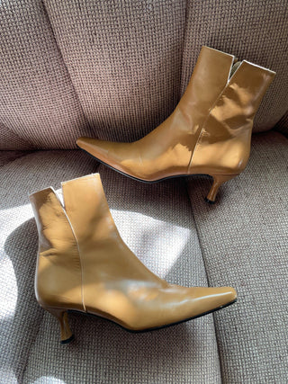 1990s-00s Stuart Weitzman Camel Ankle Boots, Made in Spain (7.5)